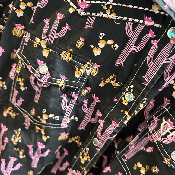 Cowgirl hardware purple cactus button up - Picture 3 of 4